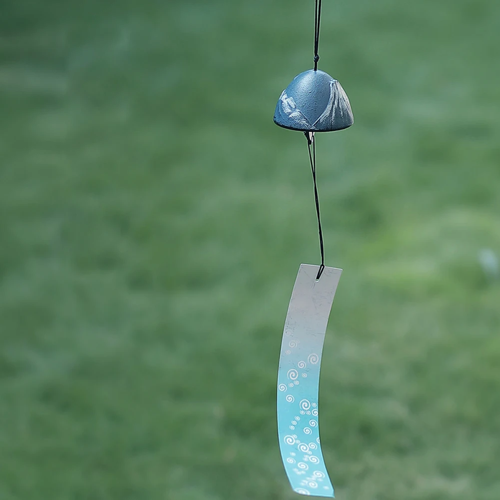 Whale Shaped Wind Chimes Japanese Style Retro Animal Wind Bell Cast Iron Creative for Yard Porch Garden Decor