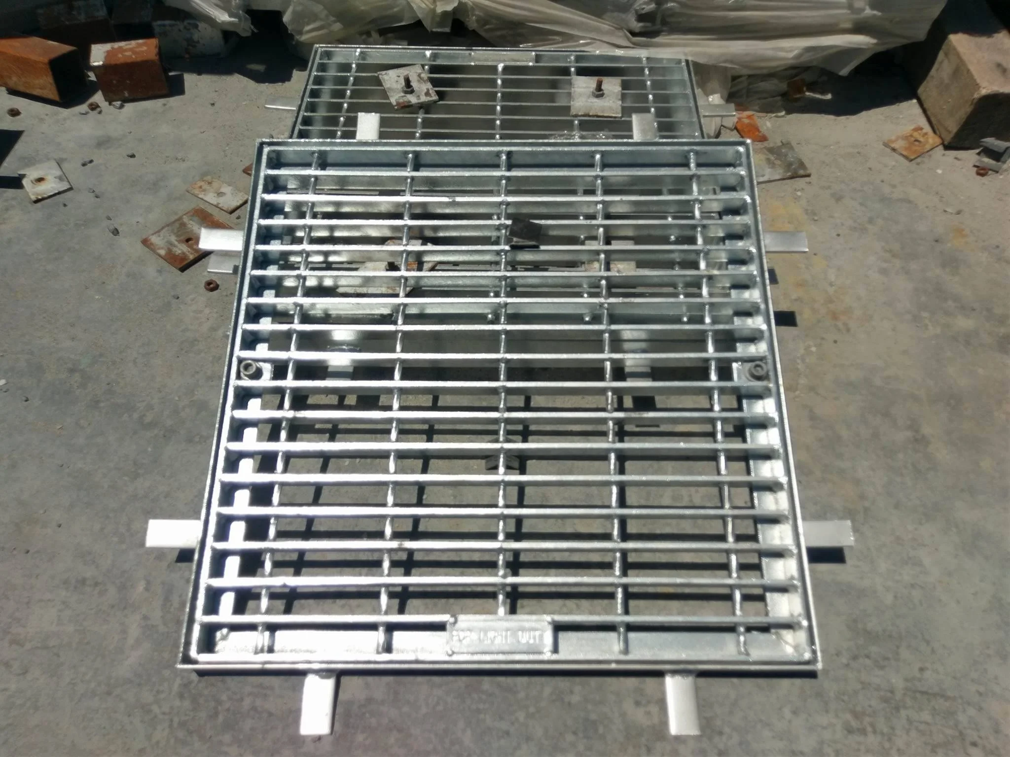 11-P-4 Pressure-Locked Stainless Steel Grating 1-1/4” Bearing Bars