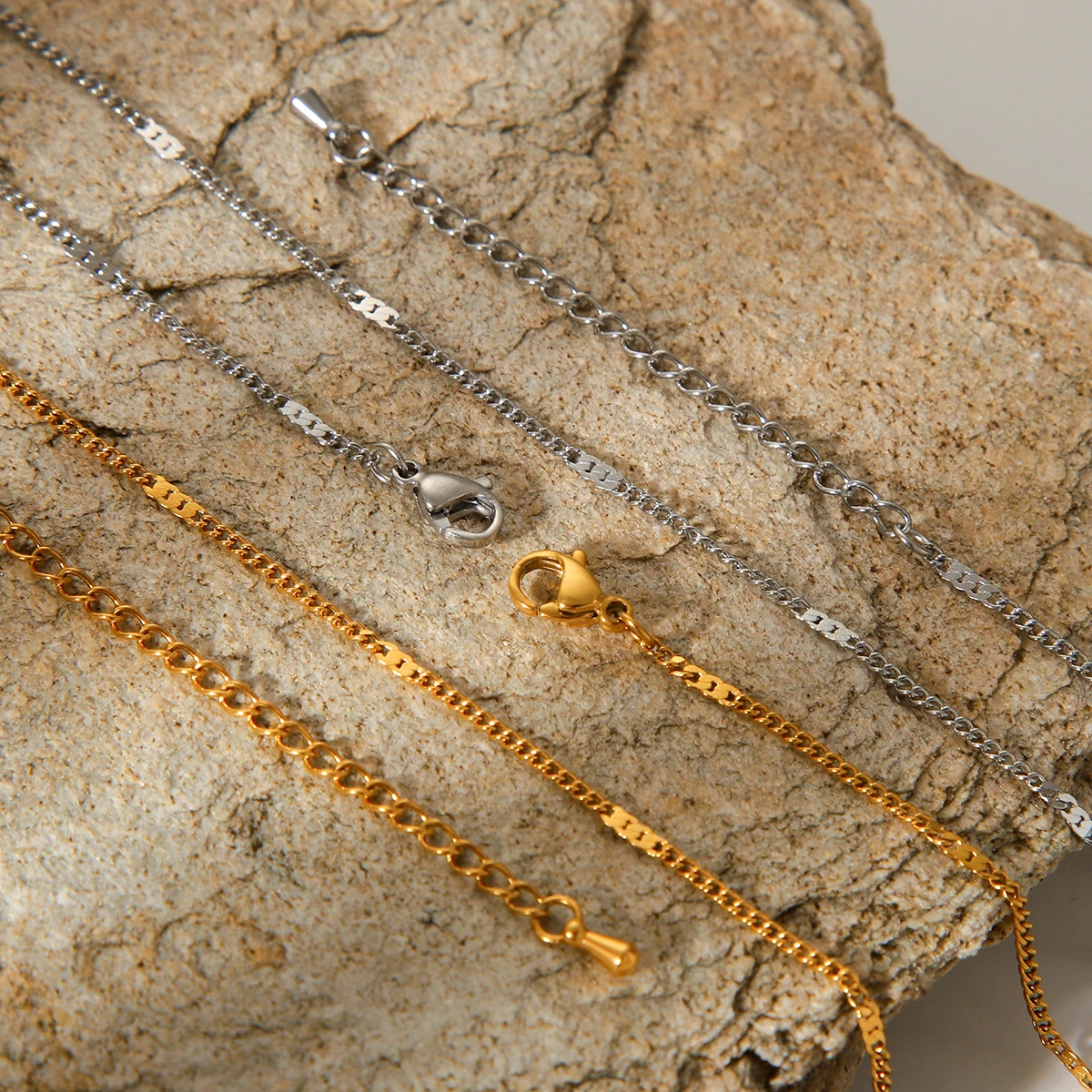 Huang Chao Modische minimalistische Schlangenkette für Männer und Frauen, 18 Karat vergoldet, Halskette, Schlüsselbeinkette, Schmuck, Accessoires, Geschenk