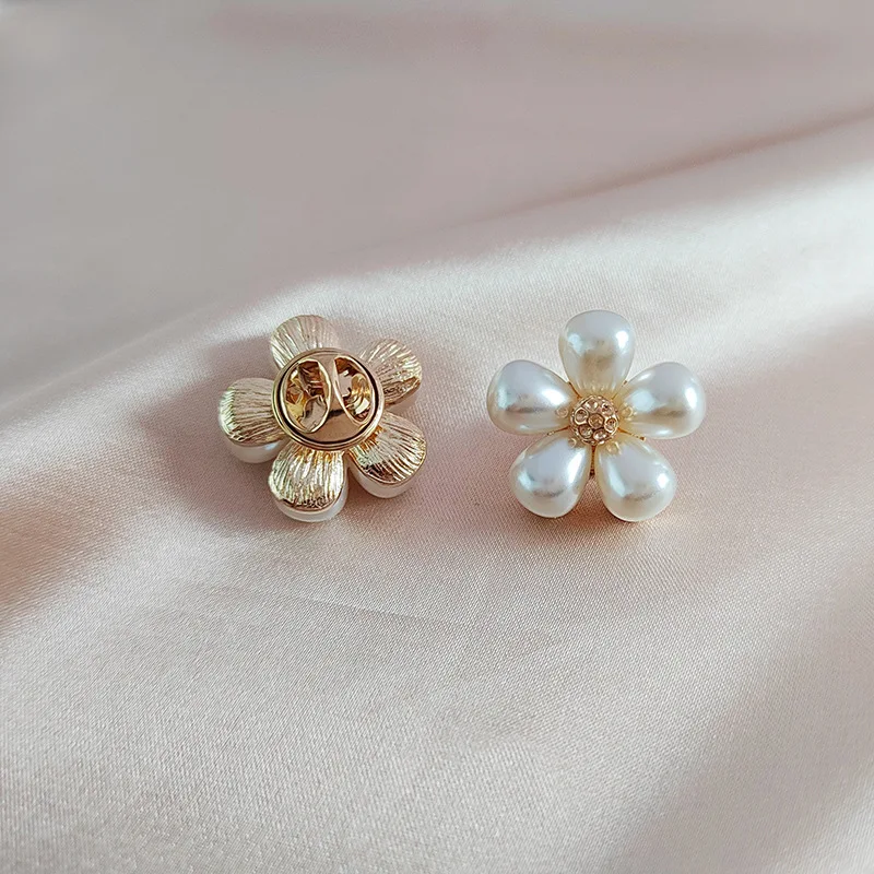 Fashion Pearl Flower Brooches For Women Cute Mini Petal Brooches