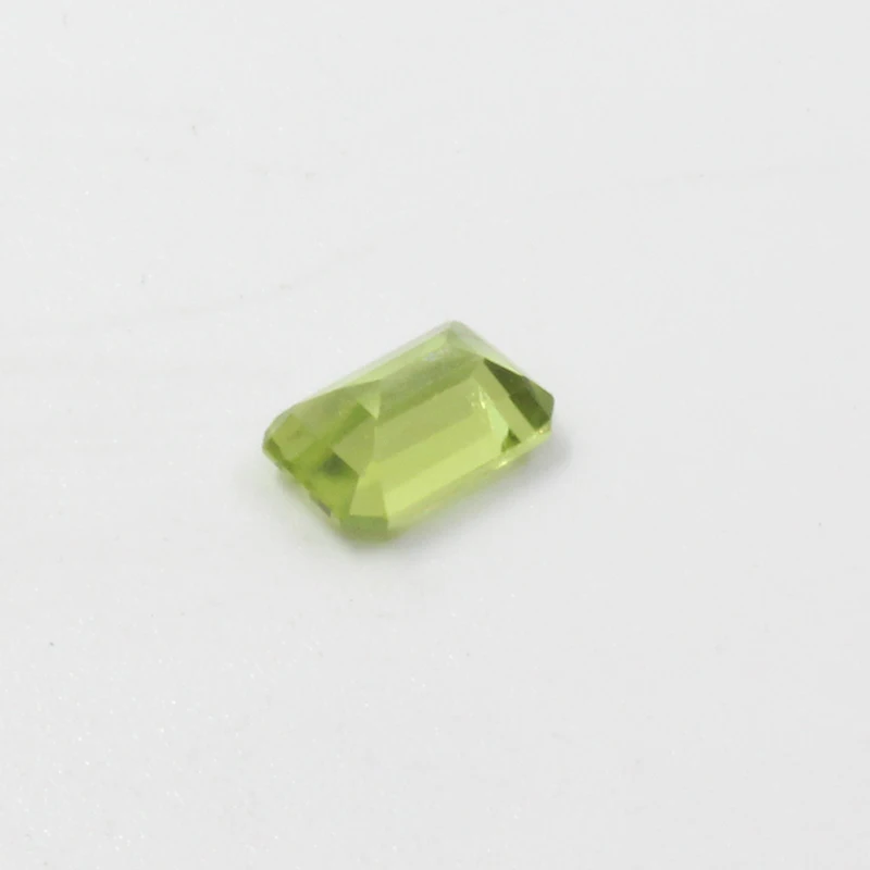 Loose Peridot Gemstone Oval Cut VVS grade