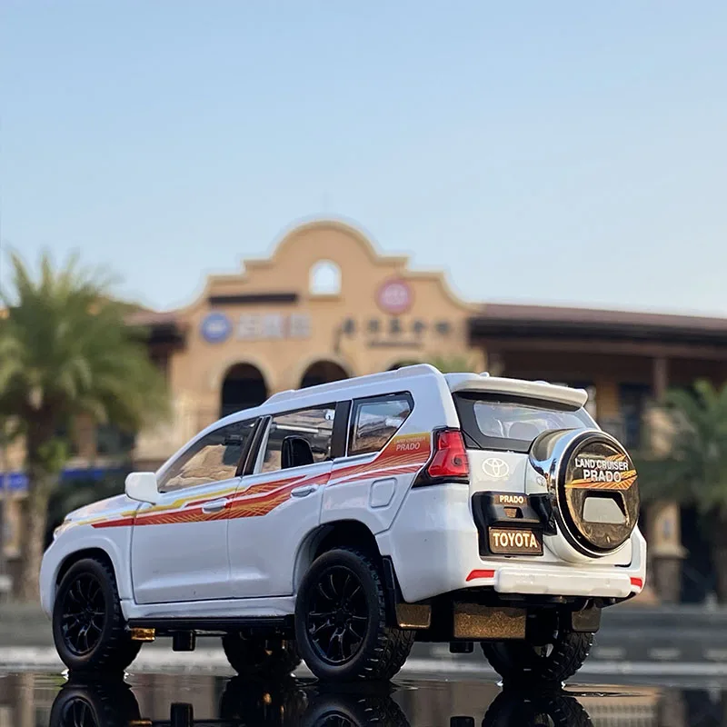 1:32 Toyota Prado SUV Alloy Car Diecasts Metal Toy Vehicles Car Model Collection LAND CRUISER Simulation Car Model Toy Gift 6
