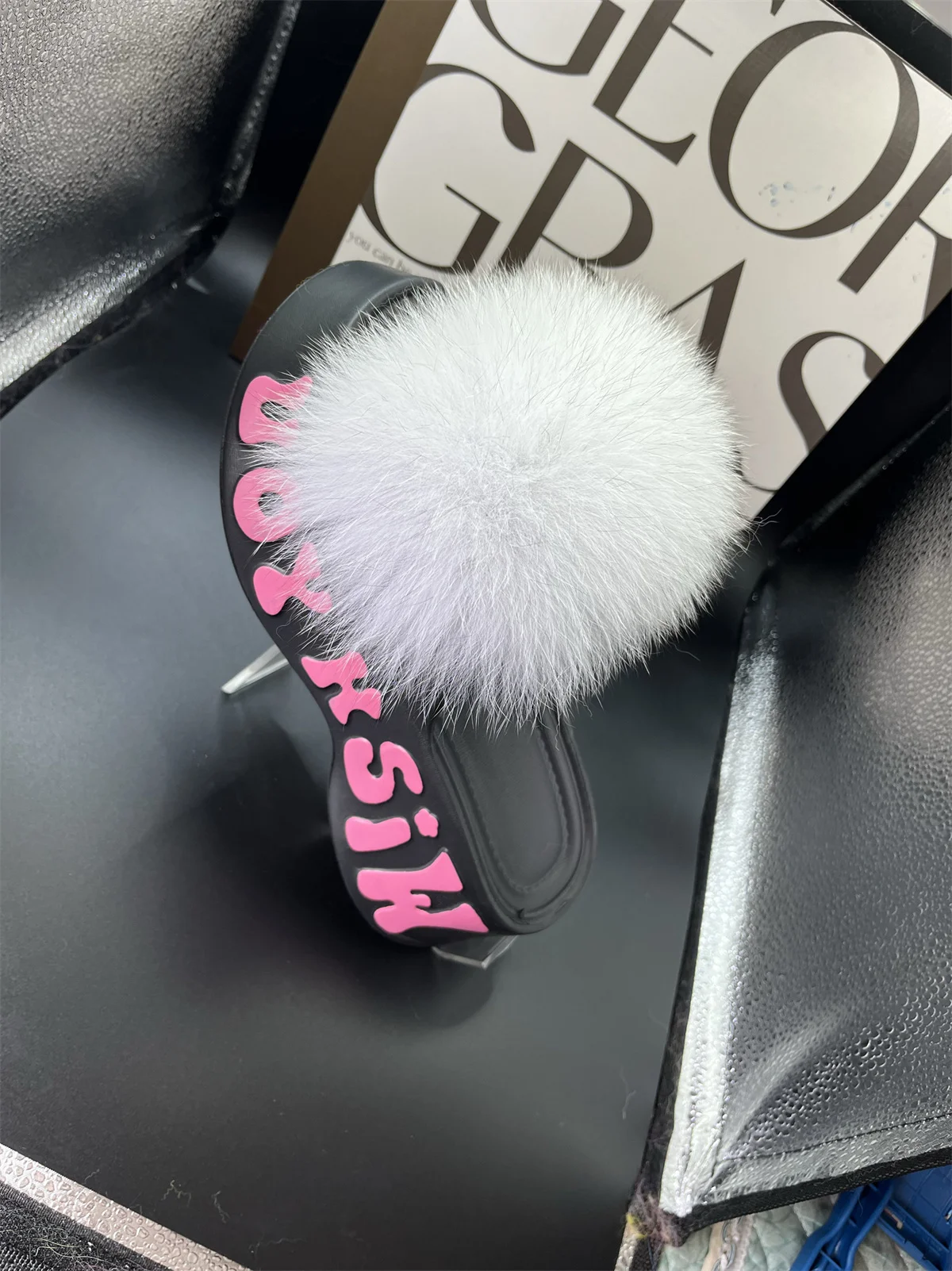 Echte Fuchsfell-Sandalen für Damen Sommer 2026 Flauschige Plateau-Luxus-Damenpantoffeln Rutschfeste Schuhe für Frauen Pelzige Flip-Flops – Detail 10