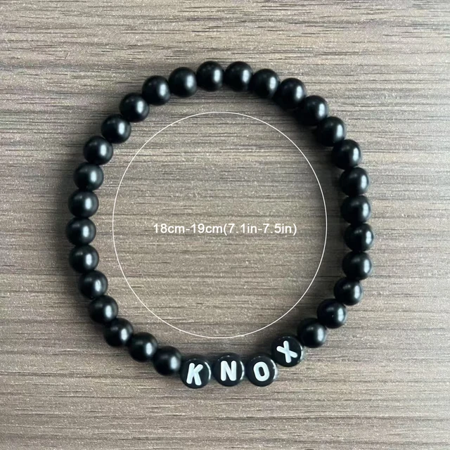 Bracelet de nom de perle noire mate, bracelet extensible de perles noires avec nom, perles de lettre noire, 1 pièce