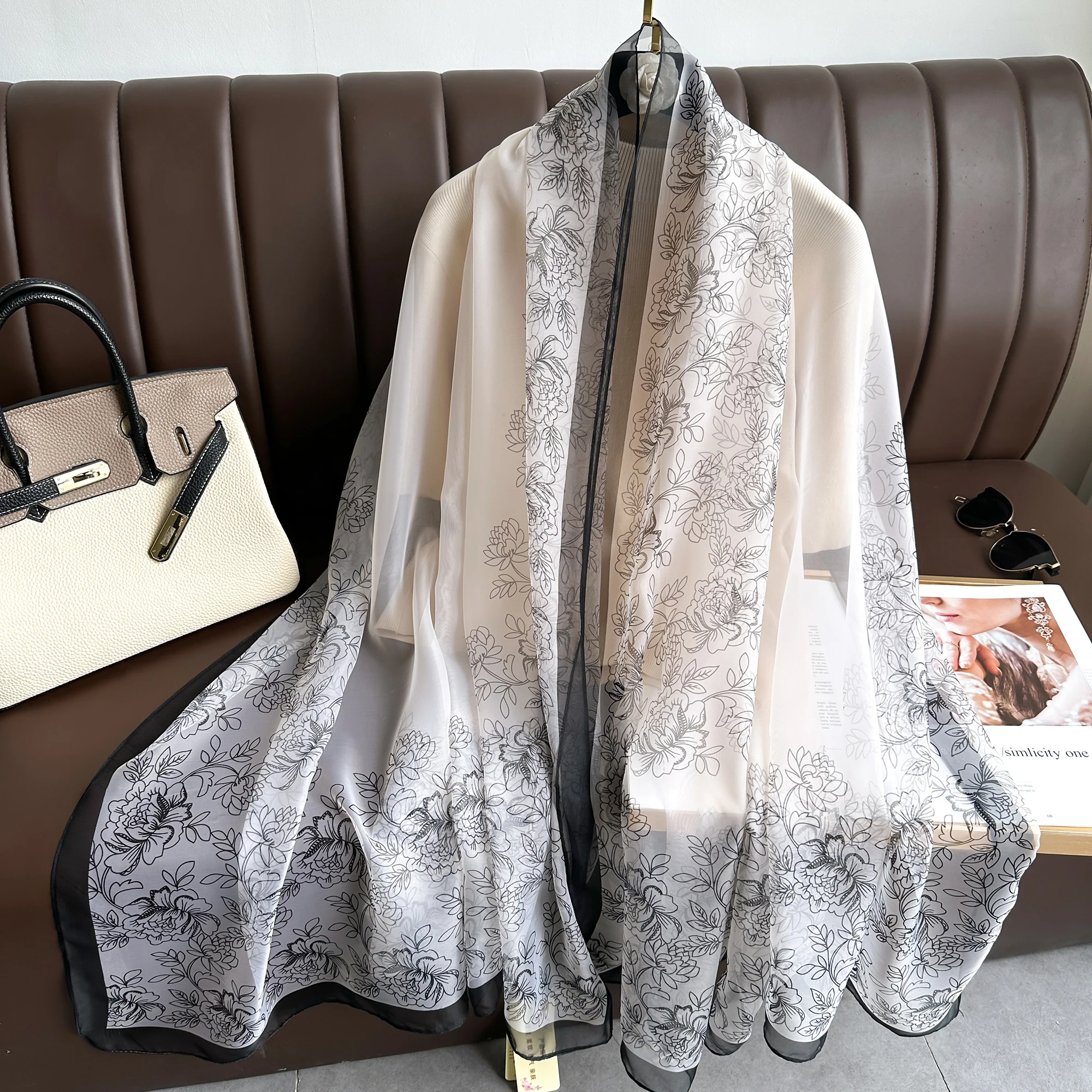 NEW Elegance Scarf Spring Summer Women Beach Sunscreen Fashion Soft Shawl High Quality Silk Lady Popular Print Scarves Hijab