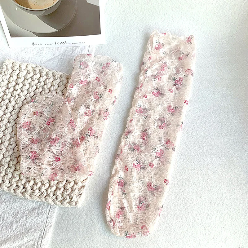 Рисунок 3 - Женские кружевные носки в стиле "Лолита"