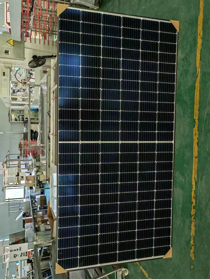 Pannello Solare Impermeabile Con Telaio Nero In Vetro Temperato 550 W Caricabatteria Solare Da 550 Watt Panneaux Solaires Solar Home System Villa