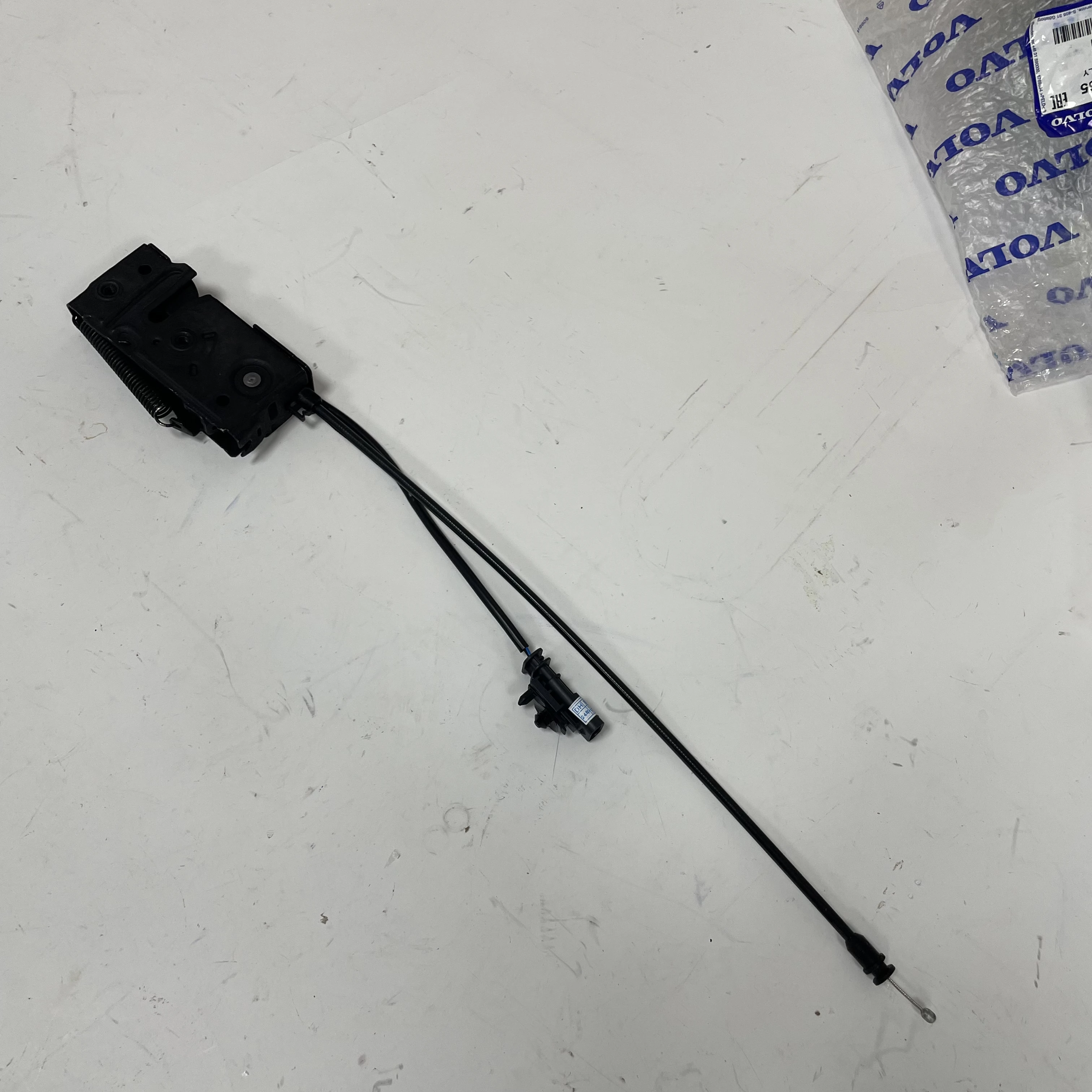 32226108 자동차 액세서리 바디 시스템 후드 잠금 장치, 볼보 XC60 (18) 용 왼쪽