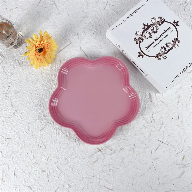 5.5 inches Irregular flower shaped flower plate household fruit plate solid color fashionable household plum blossom plate 6