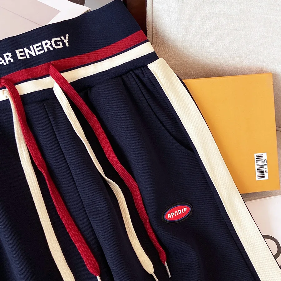 Рисунок 6 - Женские брюки карго 2022