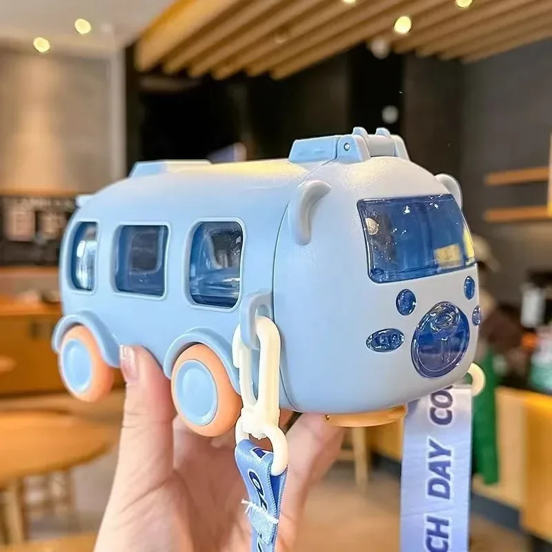 Cute Bear-Shaped Children's Water Bottle with Shoulder Strap - 500ml