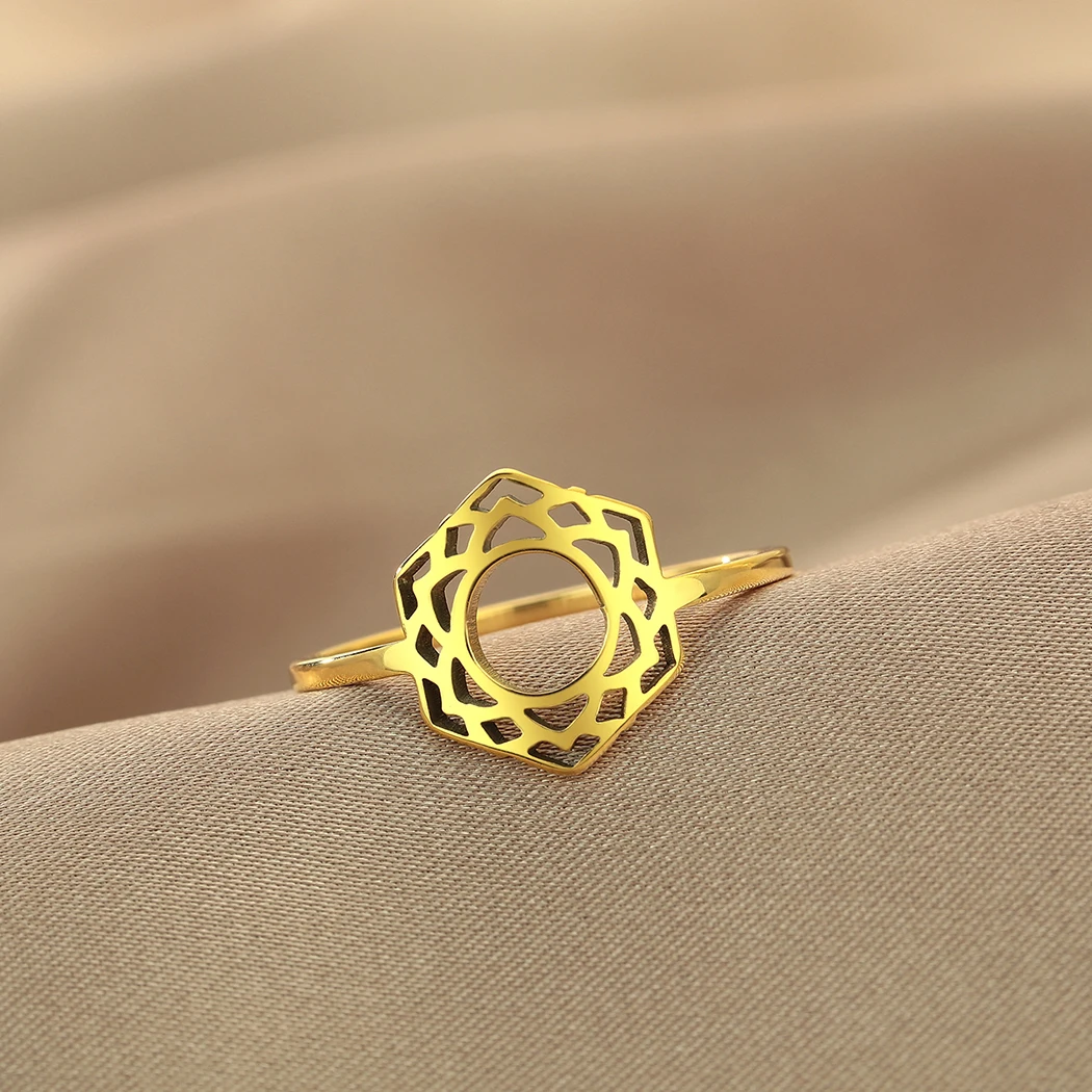 Anillo Geométrico de Flor y Hoja Vintage (Acero Inoxidable Dorado) S3e13574adceb458ab9cf90f055a29be0Y