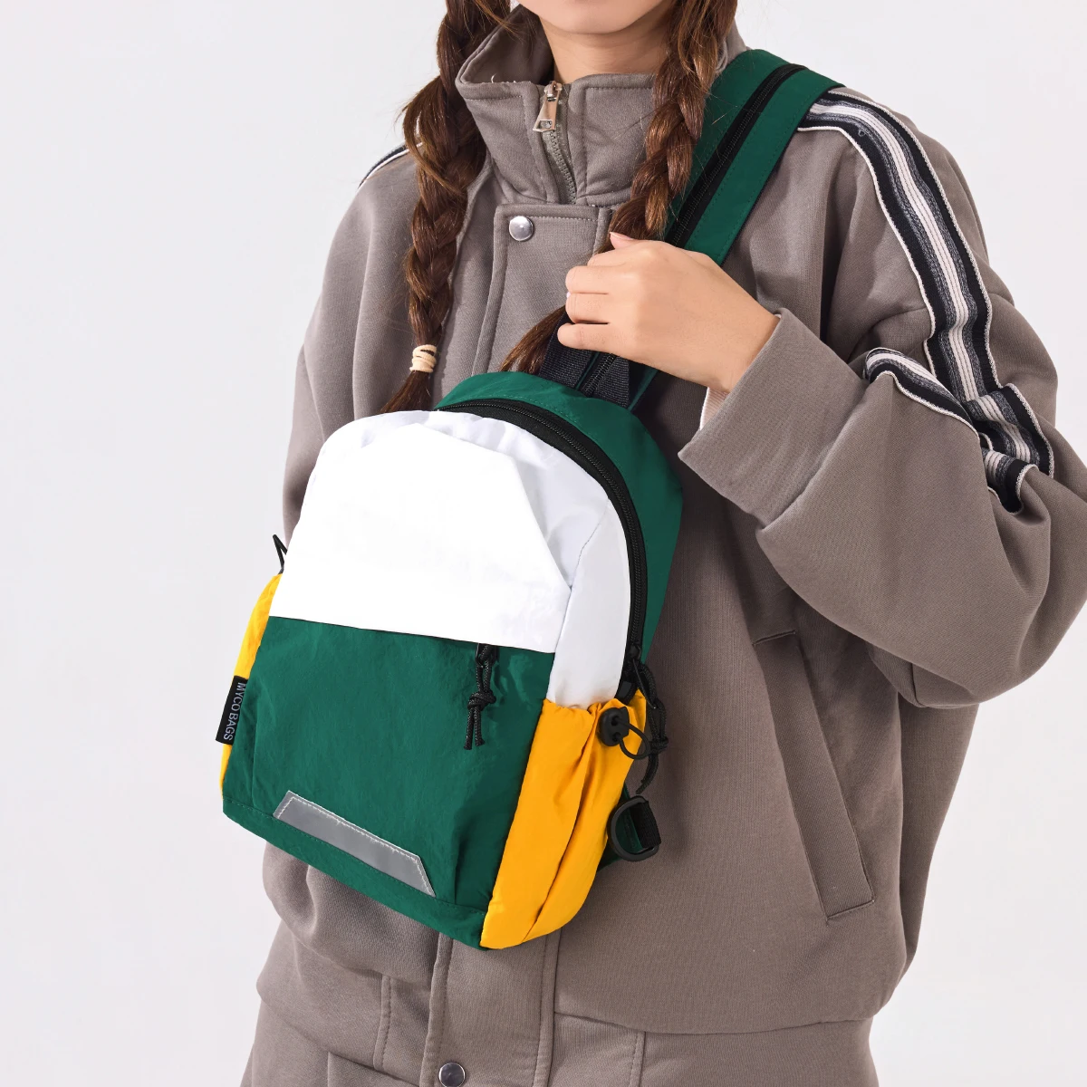 Single Shoulder Crossbody Bag for Men, Genuine Outdoor Small Lightweight Multifunctional Chest Bag, Casual Sports Bag, Women's Backpack, Hiking, Student Class, and Leisure Use