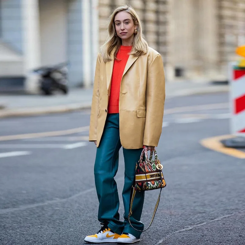 New Women's 2024 Autumn and Winter Long-sleeved Temperament Trend Solid Color Lapel Single-breasted Loose-fitting Glossy Jacket