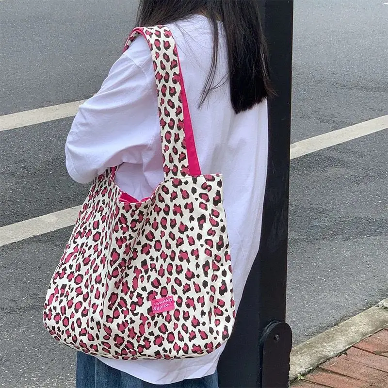 

Large Capacity Leopard Print Canvas Women's Shoulder Bag Ins Fashion Versatile Retro Leisure Student Commuter Tote Bags Y2k