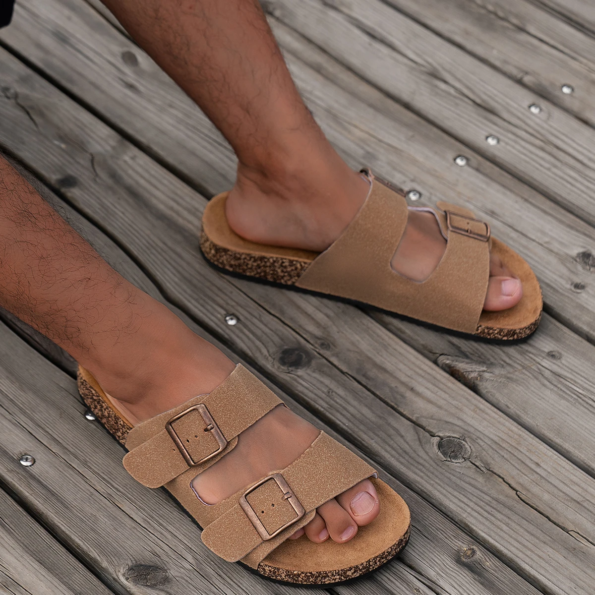 شباشب عصرية للرجال والنساء للمنزل في الهواء الطلق...