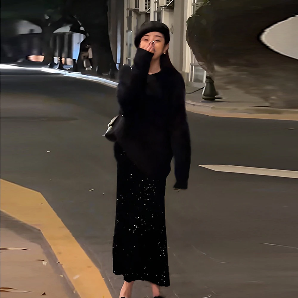 Autumn Winter Pregnant Women's Skirt Slim Hips Maternity Velvet Sequin Skirts Black Pregnancy Straight Long Skirt Party Clothes