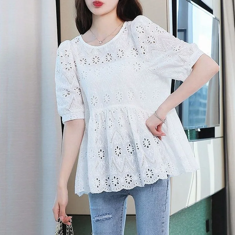 

2023 Summer Fashion Simple Round Neck Hollow Jacquard Embroidery Casual Relaxed Vacation Versatile Solid Color Sweet Doll Shirt