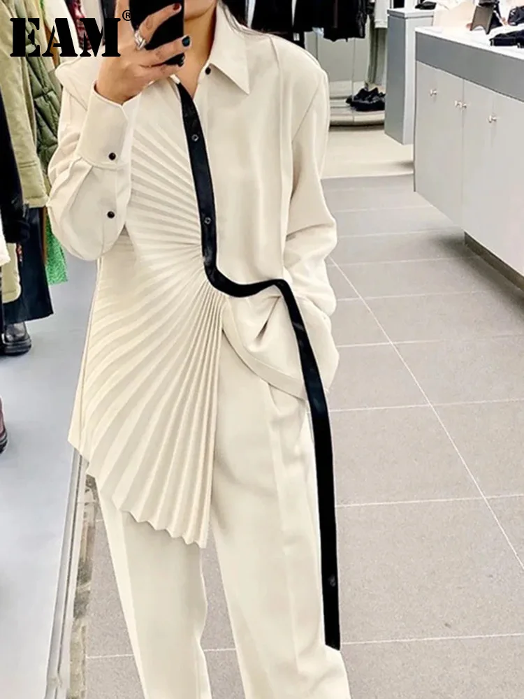 [EAM] Women Apricot Irregular Pleated Elegant Blouse New Lapel Long Sleeve Loose Fit Shirt Fashion Spring Autumn 2024 1DE8946