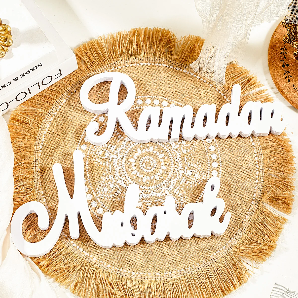 1PC, a creative and simple white snowflake board material mubarak and Ramada letter decorative item