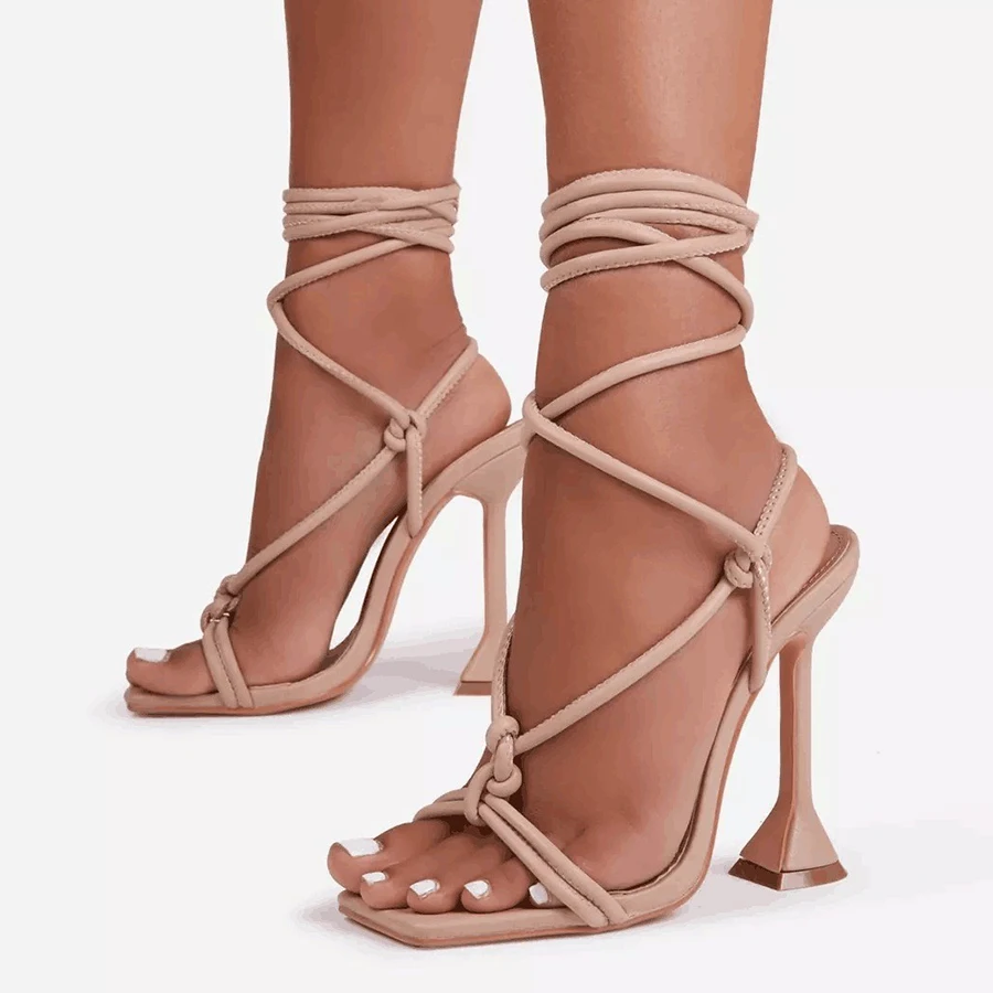 Босоножки женские винтажные с узкими ремешками, сандалии на высоком квадратном каблуке, дизайнерская обувь с V-образным вырезом и перекрестными ремешками, размеры 36-43, лето