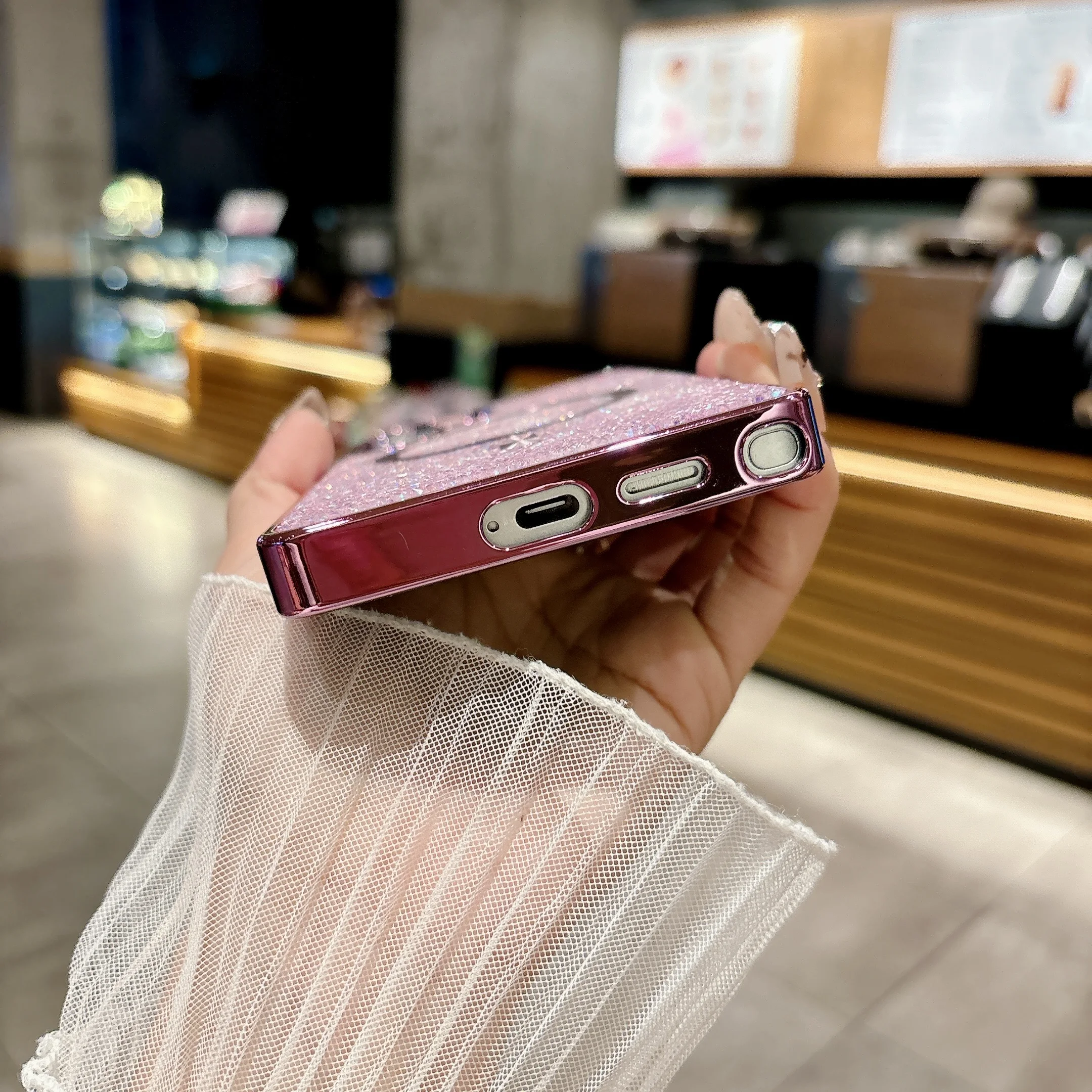 Luxury Bling Diamond Plating Phone Case with Wireless Charging and Magnetic Glitter Finish
