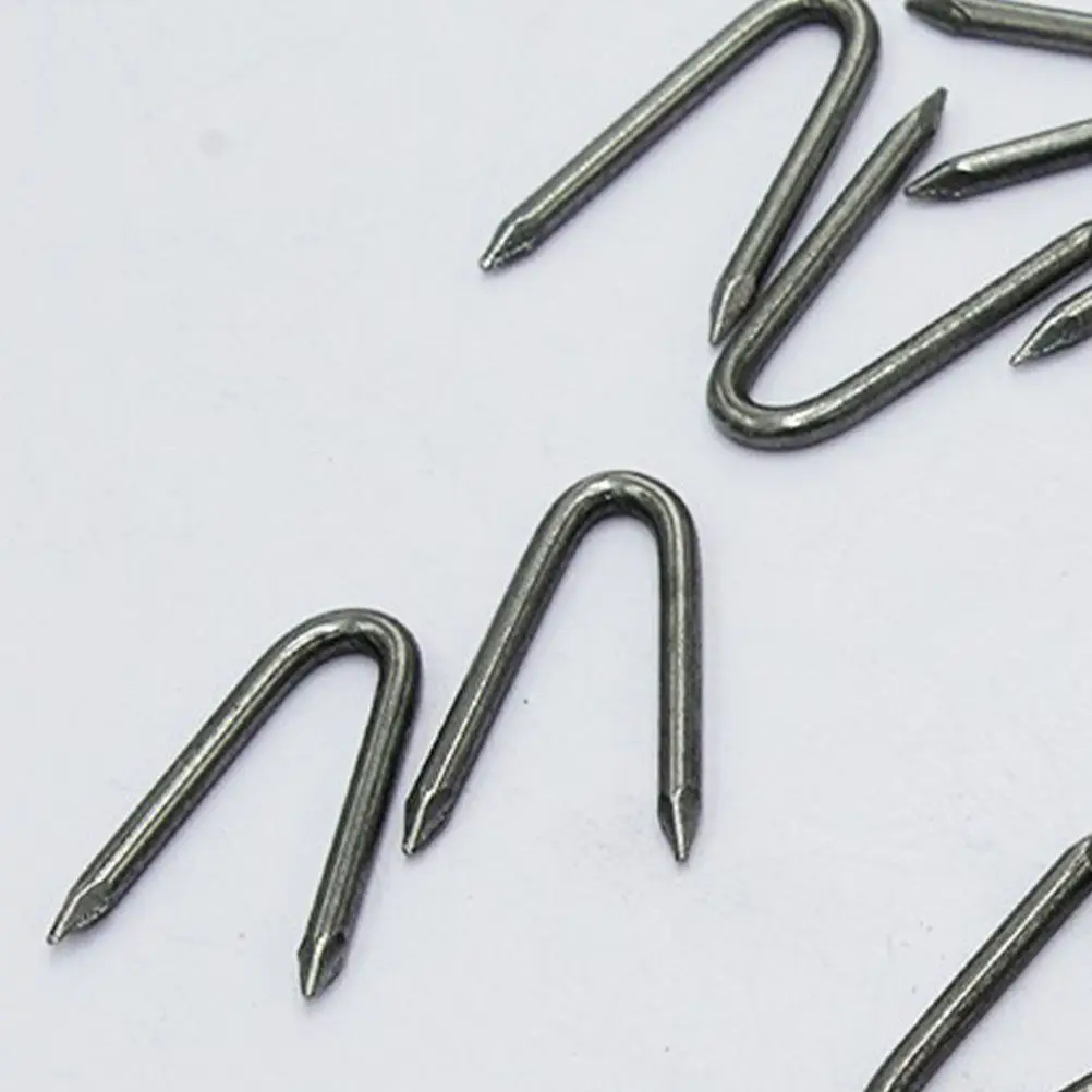 140개 U자형 펜스 스테이플, 고강도 철제 정원 펜싱 고정 장치, 와이어 메쉬 네팅 야외 프로젝트 고정용