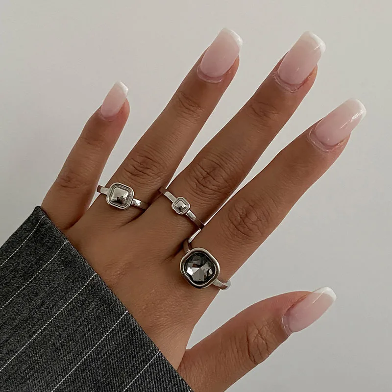 Fashion Grey Crystal Geometric Ring Women Design Silver Color Square Finger Rings Asymmetrical Zircon Daily Wear Jewelry Gifts 1