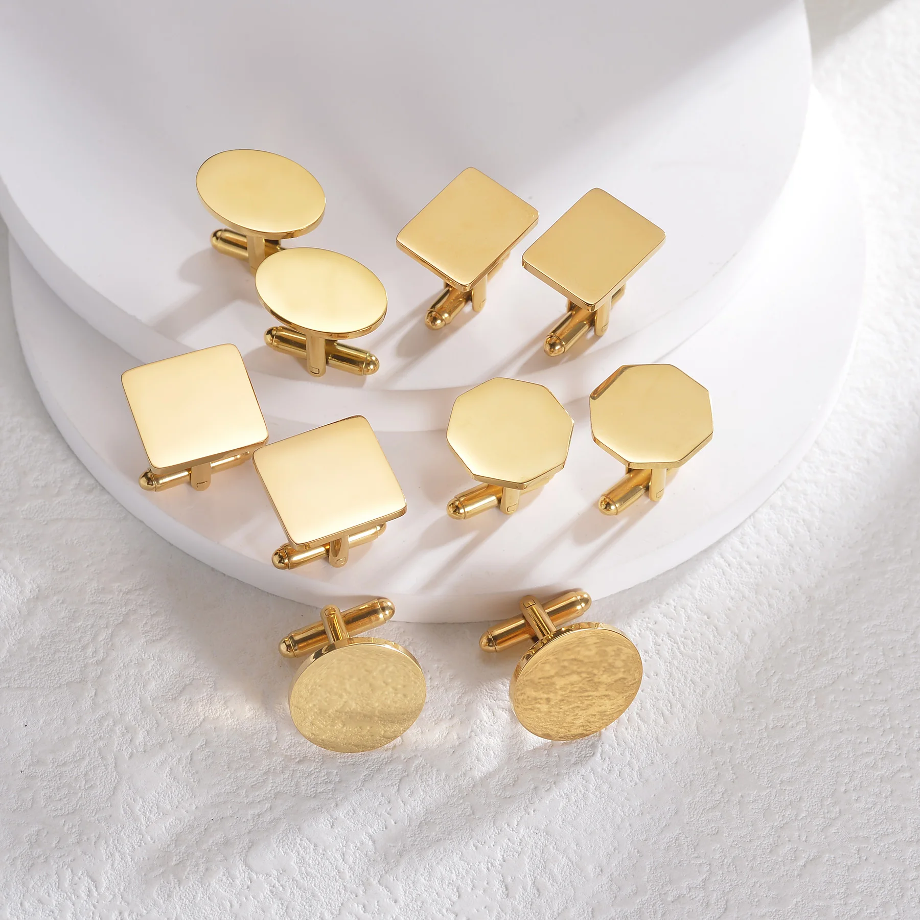 

Custom Name Cufflinks for Man Engrave Letters Stainless Steel Businessman T-shirt Wearing Personalized Logo Adults Jewelry Gift