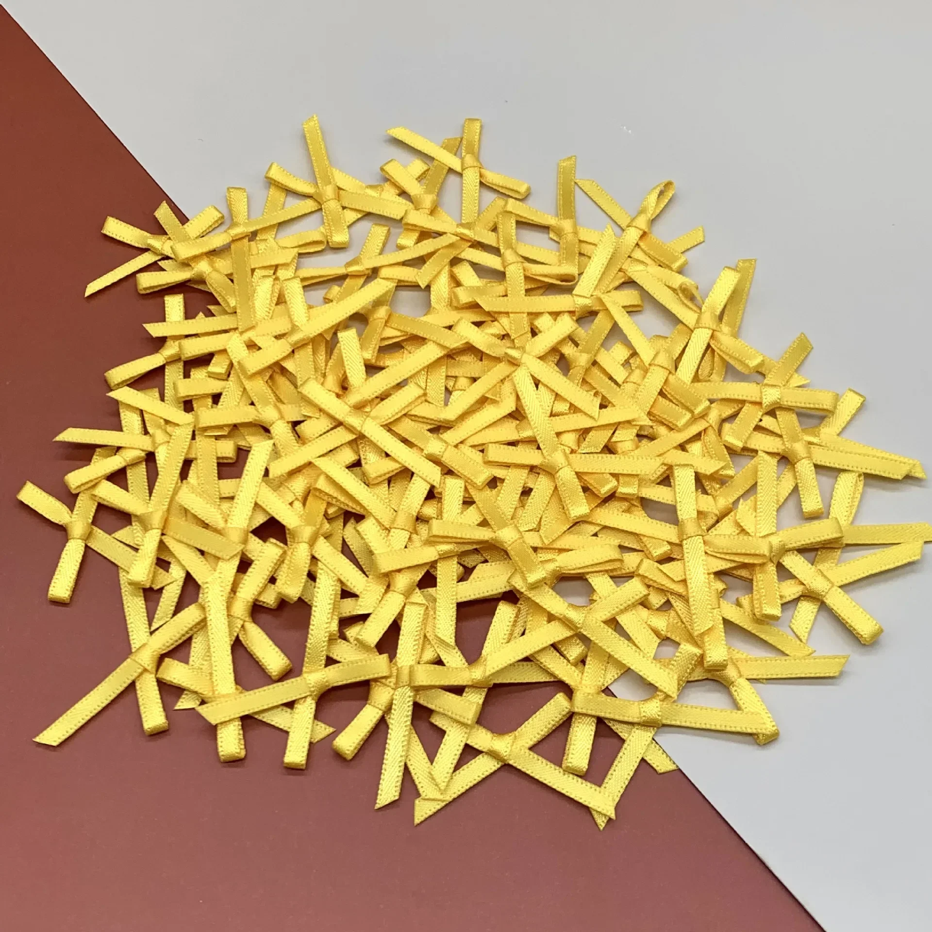 15Bright yellow 100p