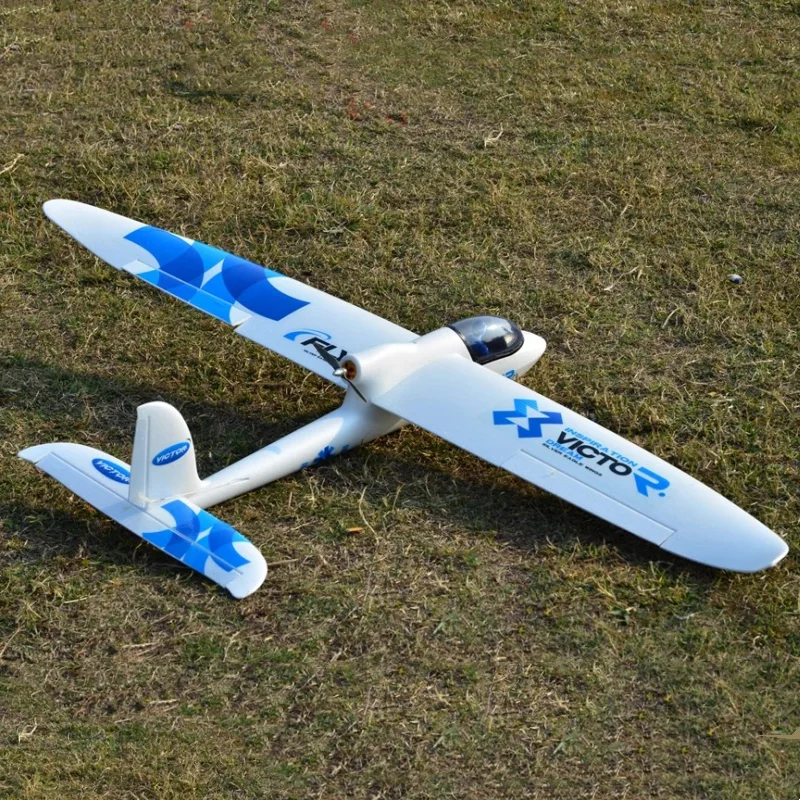 Détail de l'aile du planeur RC 1480mm EPP KIT/PNP, avec structure renforcée pour le vol longue distance.
