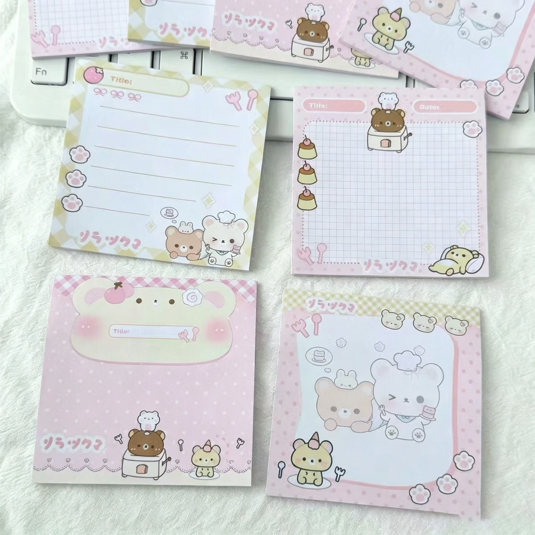 Set da 4 Foglietti Adesivi Originali a Tema Orsetto Cartone Animato, Design Accattivante e Carino, per Decorazione e Messaggi, Materiale per Scrapbooking e Post-it - immagine 5