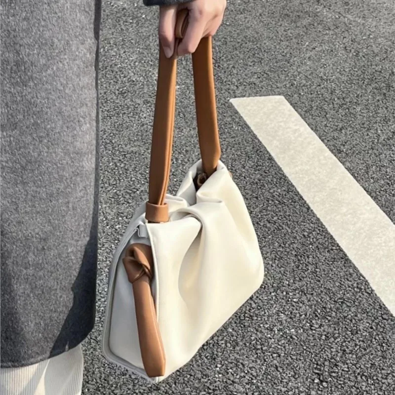 Sweet Cute White Bucket Shoulder Bag Women Leather Pleated Large Capacity Crossbody Bag Ladies Elegant Gentle Cloud Handbag 2025