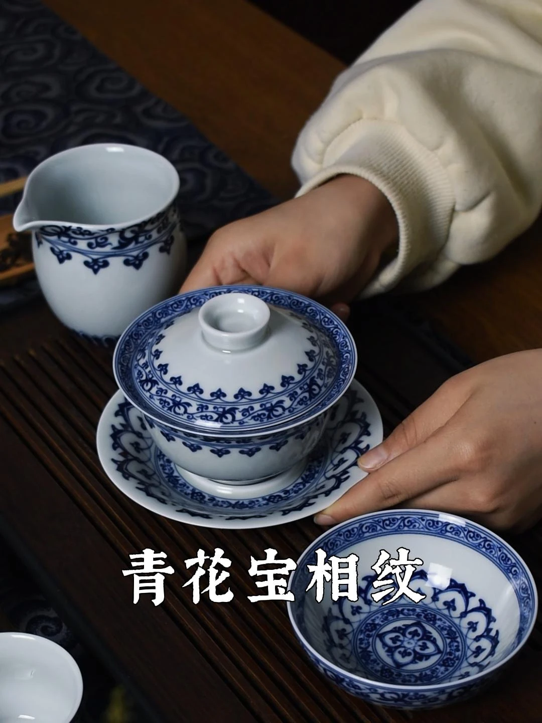

Jingdezhen Blue White Porcelain Sancai Cover Bowl Imitation Ancient Ceramic Suspended Tea Bowl Household Lid Hovering Tea Set