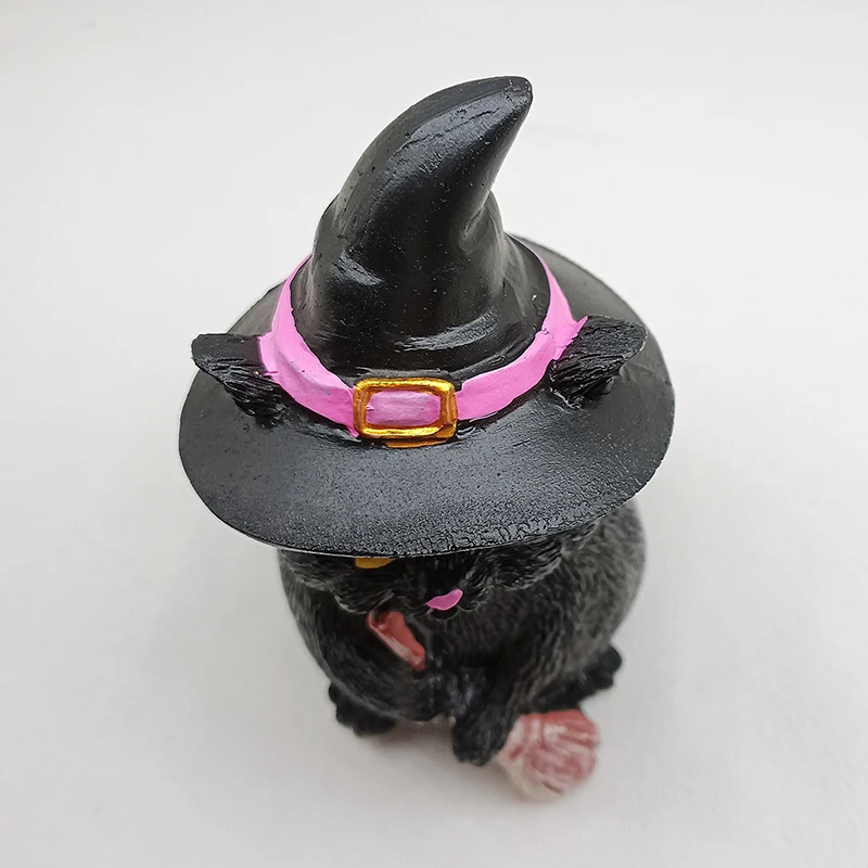 

New Cat Ornament Cute Flying Broom Cat Decorative Figurines Halloween Desk Decoration Figurines Miniatures Animal Home Decor