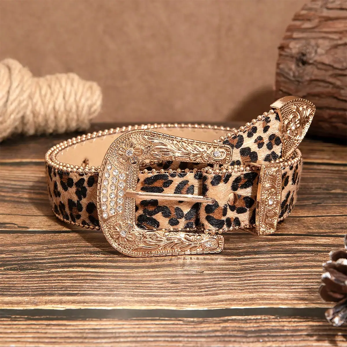 Luxuriöser und eleganter Perlengürtel mit Leopardenmuster und Strasssteinen und Metallschnalle für Damenjeans, ein vielseitiger Accessoire-Gürtel