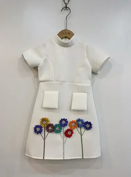 ملابس أطفال جديدة لربيع وخريف 2025 فستان جميل فستان بناتي مزين بالزهور القطنية