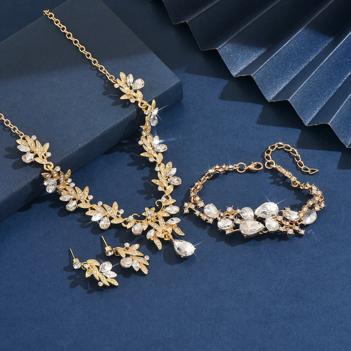 طقم غولدن فلور دياموند