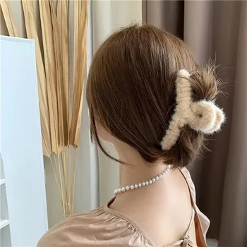 طقم مشابك شعر بفرو ناعم أنيق للسيدات — صورة 3