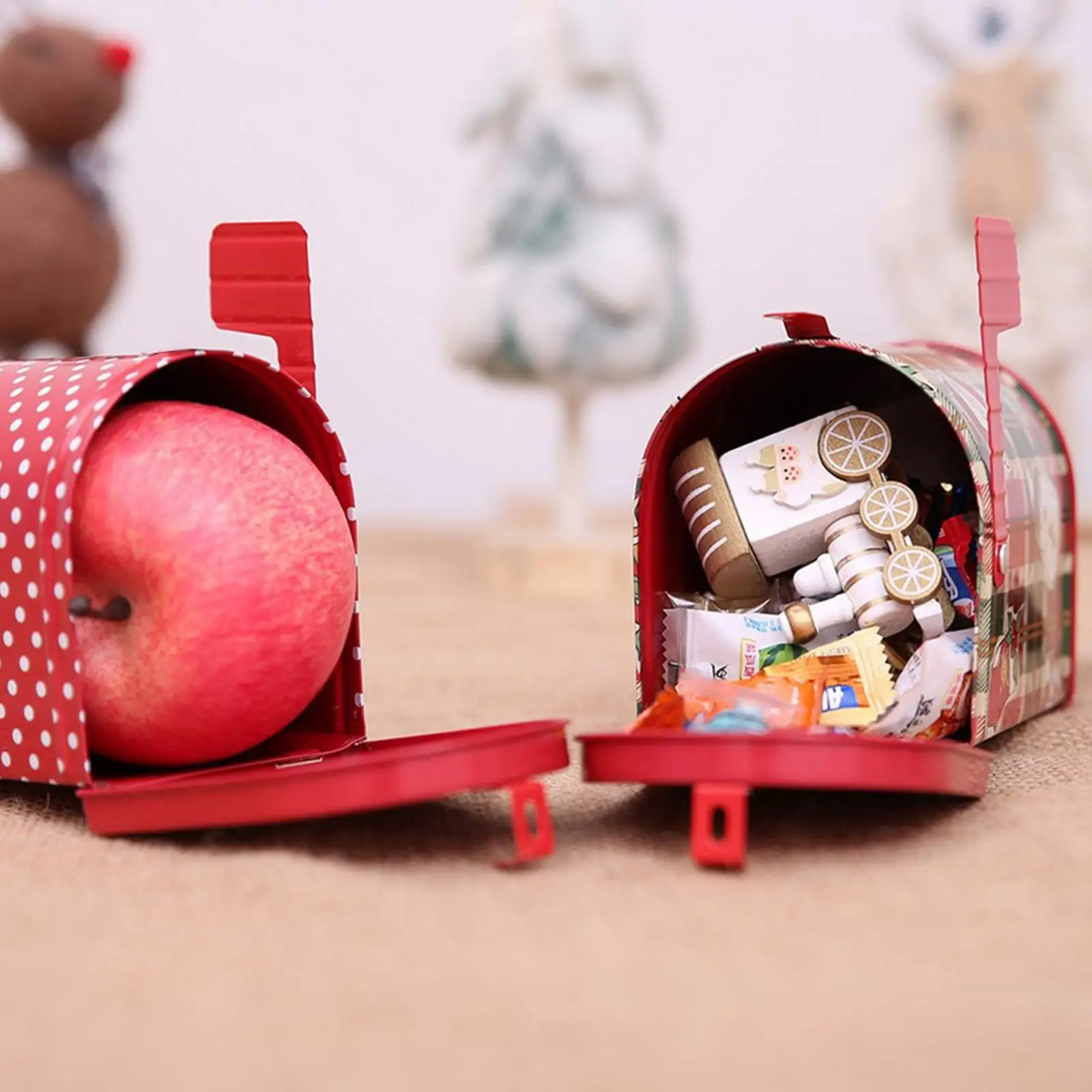 Christmas Letter Mailbox/Mailbox Mailbox with Christmas Decoration in the Garden