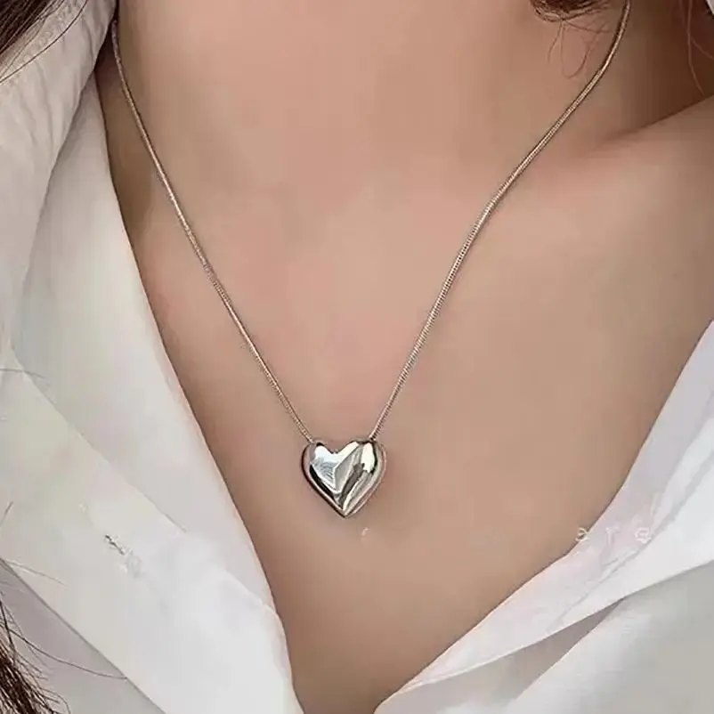 Pendant Necklace Simple Trendy Silver Love Heart for Women Korean Fashion Snake Bone Chain Clavicle Chokers Party Jewelry
