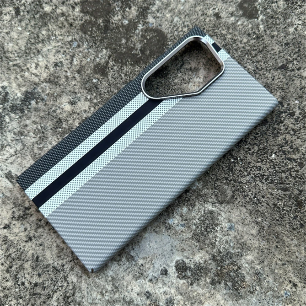 Magnetic alignment for wireless charging