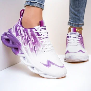 Breathable Mesh Running Shoes 1