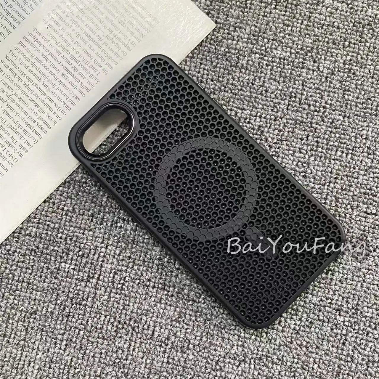 New Heat Dissipation Honeycomb Hollow Breathable PC Phone Case with Wireless Charging Compatibility