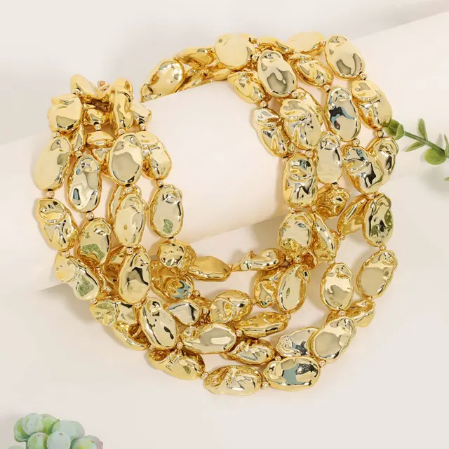 Collier multi-rangs texturé effet lave avec perles pour femme et fille, idéal pour mariage et soirée