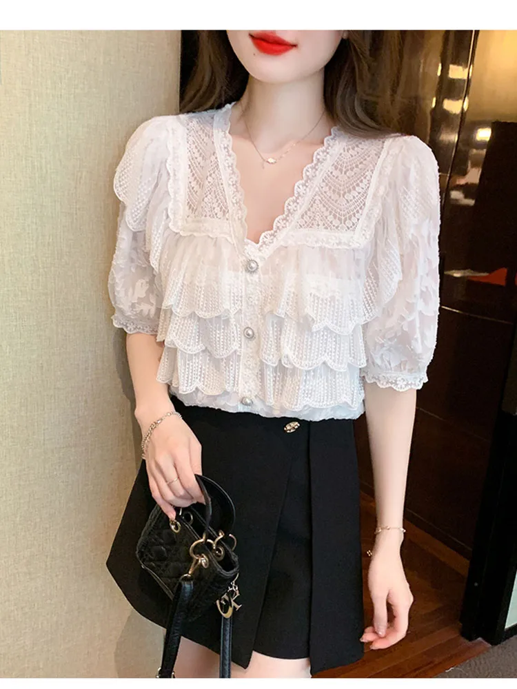 

Женская летняя футболка с V-образным вырезом и пышными рукавами