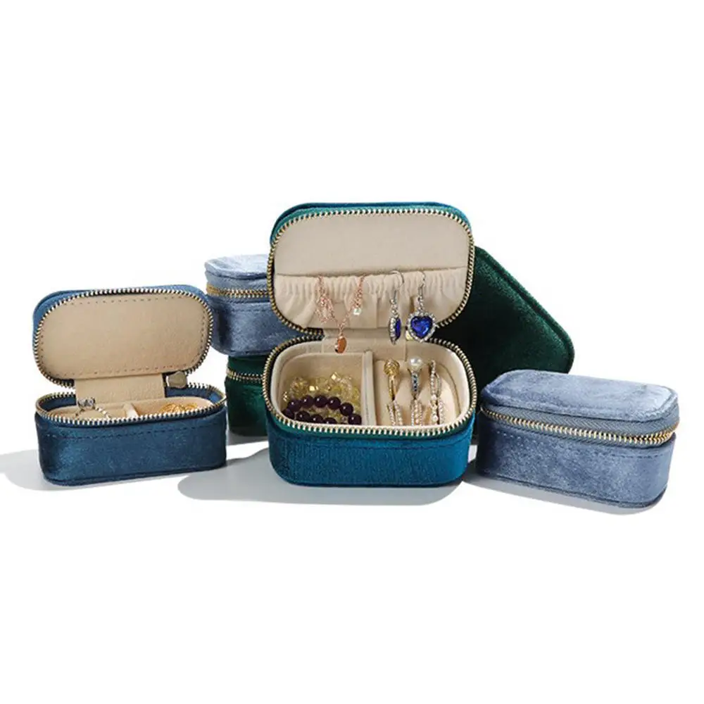 Рисунок 5 - Женский бархатный органайзер для ювелирных изделий