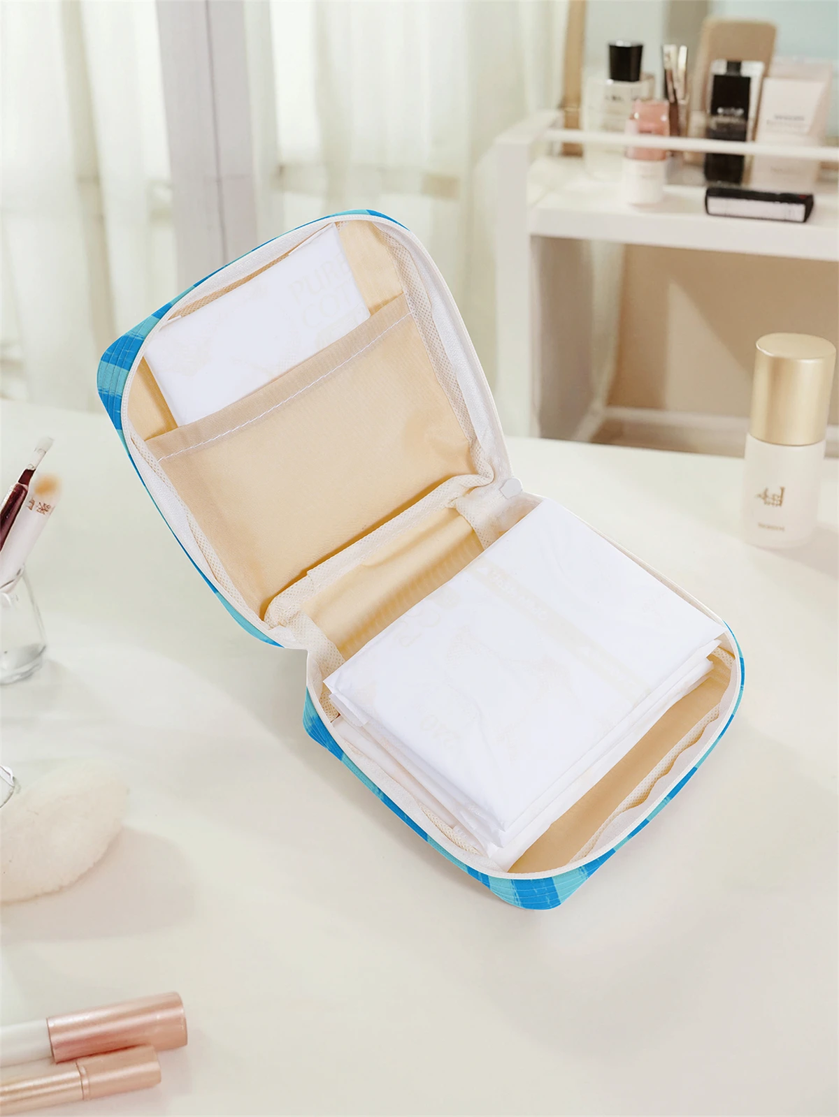 Daisy pattern printed sanitary napkin storage bag, women's lightweight tissue bag, sanitary tissue bag