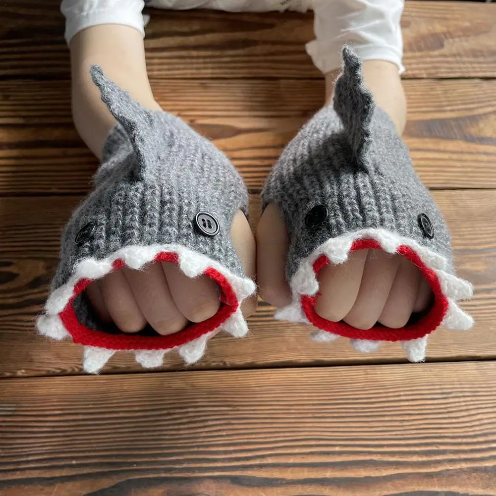 

Herbst/Winter 2023 Neue Cartoon Blau Grau Shark Beißen Hand Handschuhe Warme Halbe Finger Stricken Handschuhe