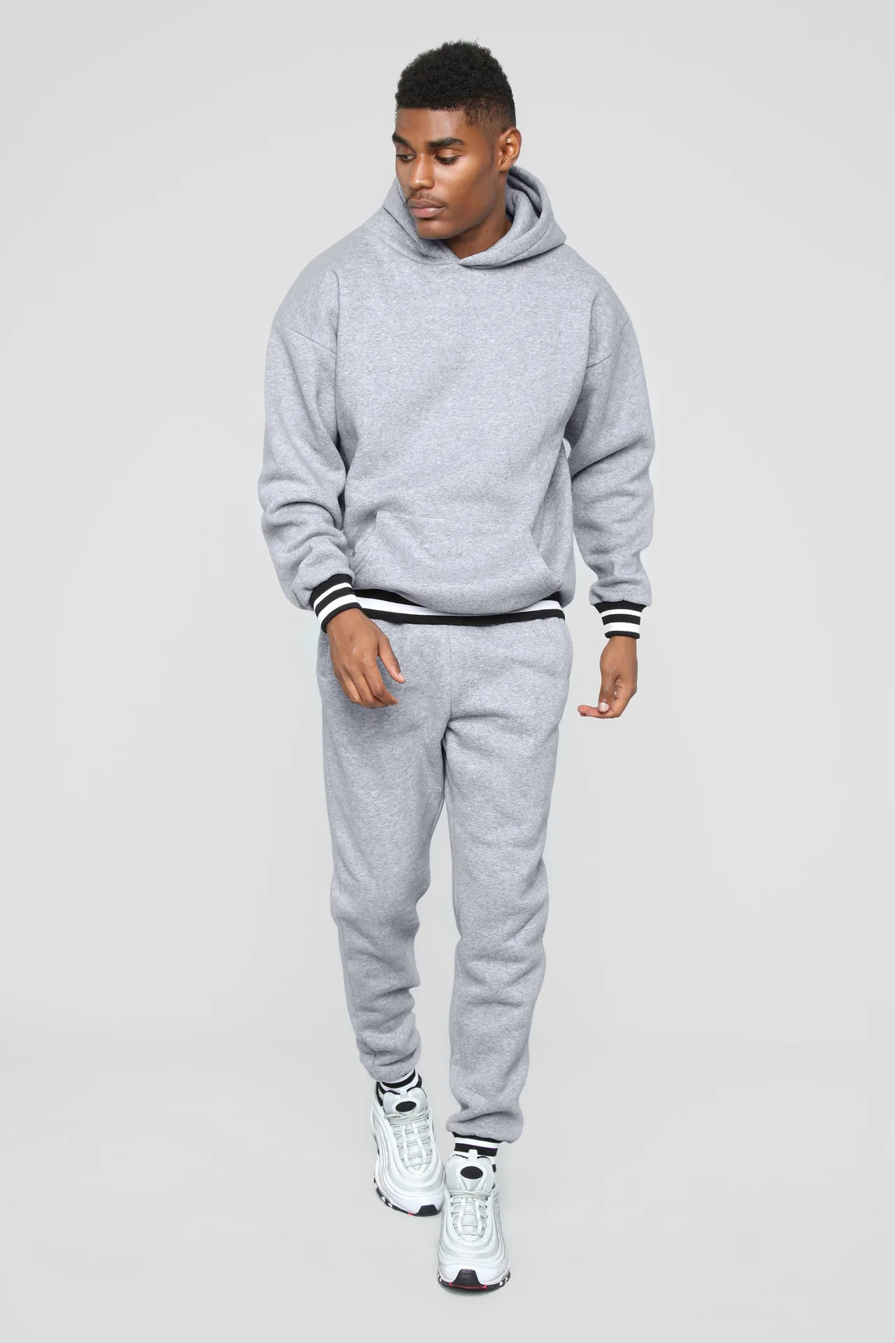 SWEATS collective グレー　かつきくん着用 S3e5bbdaa935043dfa078390bc3d84